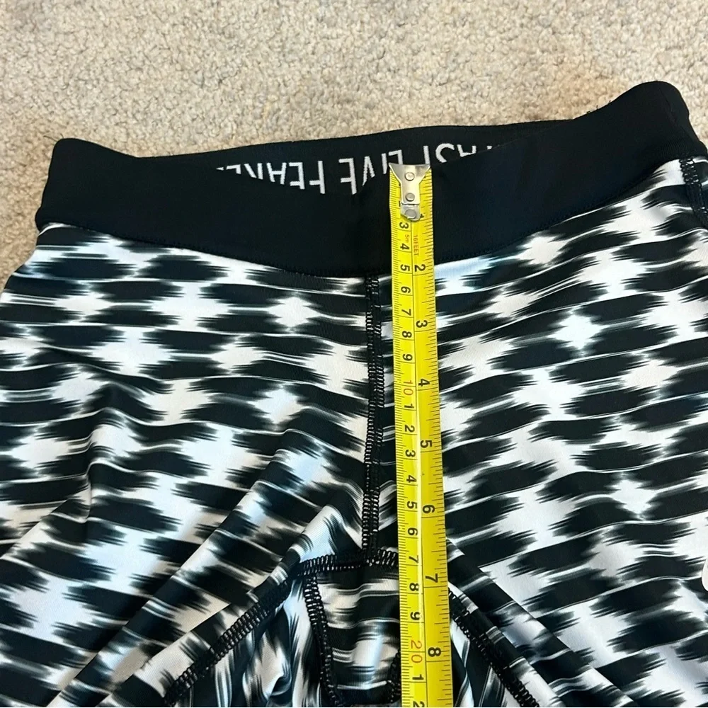 Nike Run Fast Live Fearless Black White Printed Performance Leggings XS NWOT